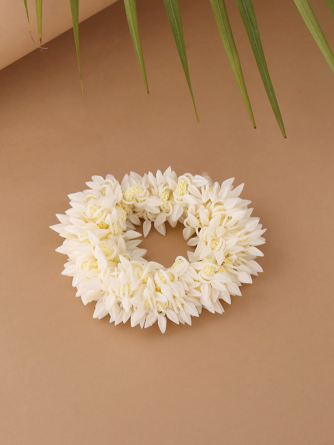 jasmine-fragrance-gajra-scrunchie-for-women-viraasi