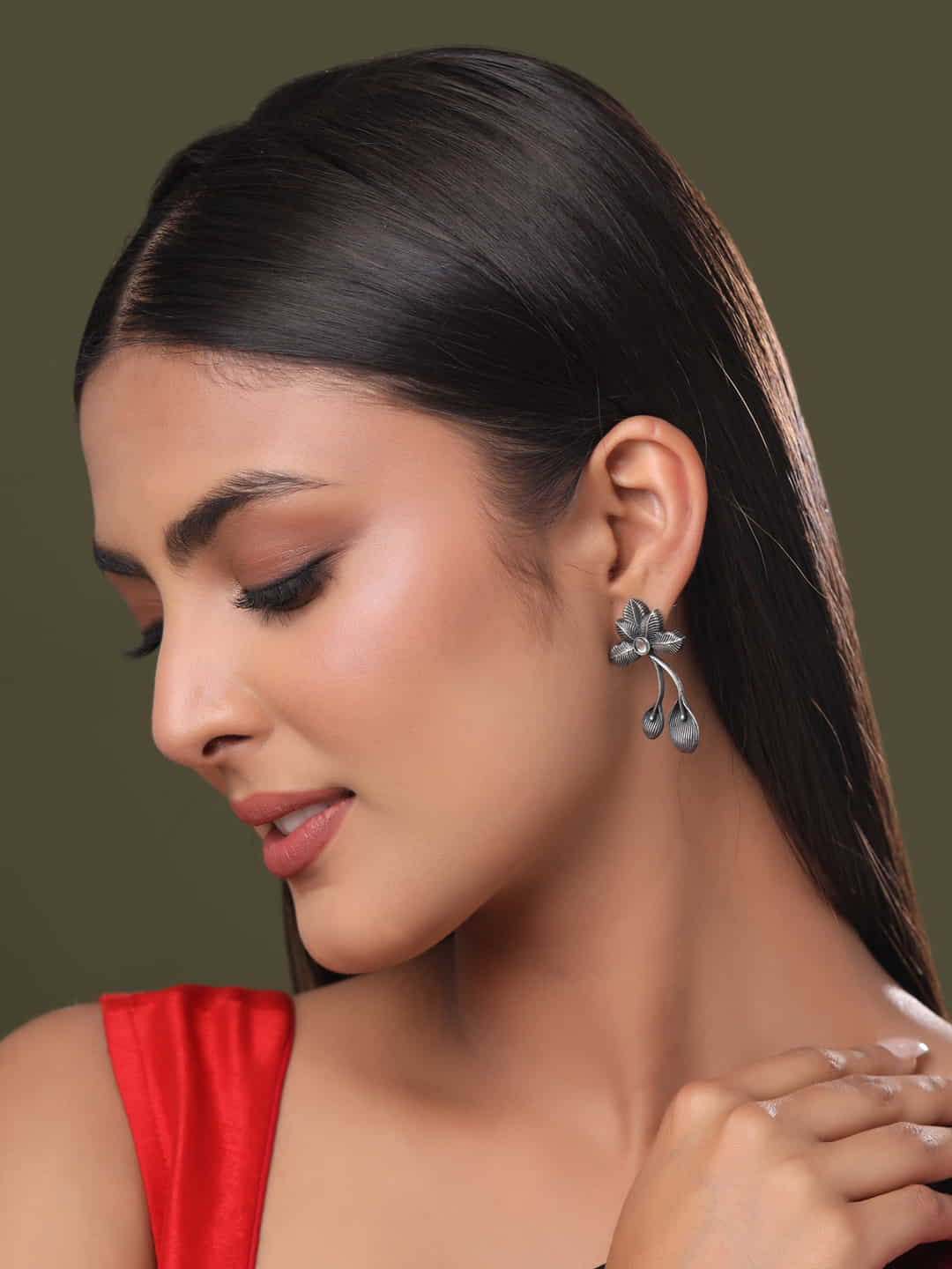 Enhance Your Style with Elegance: Buy Silver Earrings Online at 5elements |  by Avinash Yadav | Medium