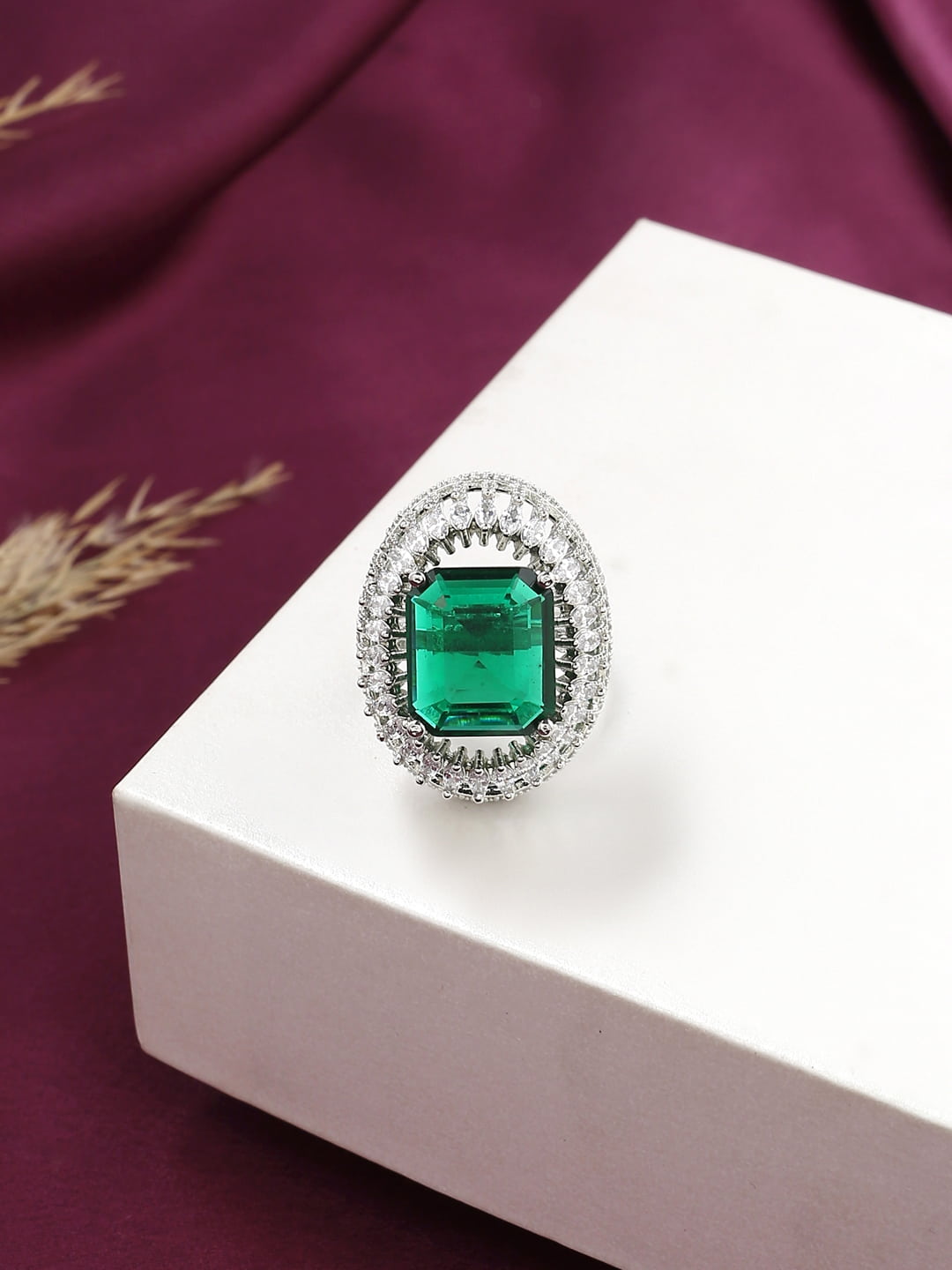 american-diamond-rings-with-silver-plating-green-viraasi